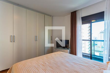 Apartamento à venda com 217m², 3 quartos e 4 vagasSuite 2