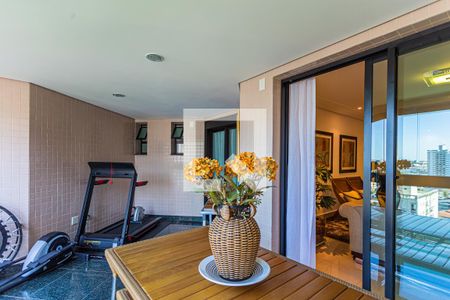 Apartamento à venda com 217m², 3 quartos e 4 vagasVaranda da Sala