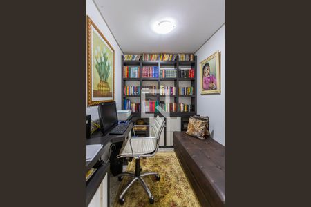 Apartamento à venda com 217m², 3 quartos e 4 vagasEscritório