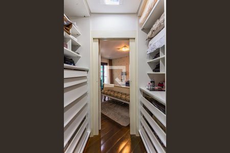 Apartamento à venda com 217m², 3 quartos e 4 vagasCloset da Suíte master