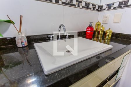 Apartamento à venda com 217m², 3 quartos e 4 vagasBanheiro da Suite 2