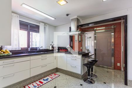 Apartamento à venda com 217m², 3 quartos e 4 vagasCozinha