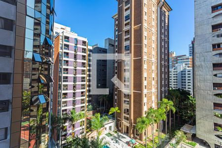 Apartamento à venda com 217m², 3 quartos e 4 vagasVista da Área de Serviço