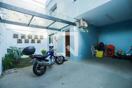 Garagem de casa à venda com 4 quartos, 200m² em Vila Romana, São Paulo