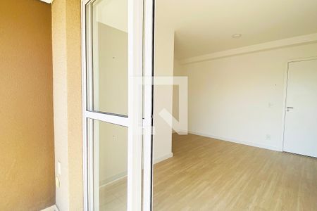 Sala de apartamento para alugar com 2 quartos, 60m² em Jardim Tupanci, Barueri