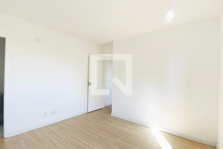 Suíte de apartamento para alugar com 2 quartos, 60m² em Jardim Tupanci, Barueri