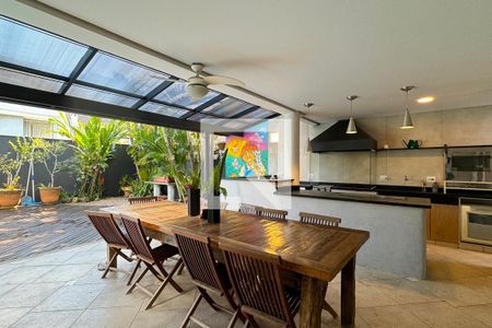 Casa de condomínio à venda com 320m², 4 quartos e 4 vagasChurrasqueira