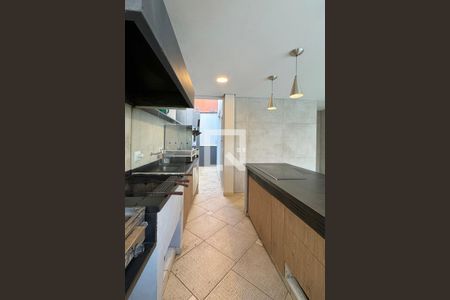 Casa de condomínio à venda com 320m², 4 quartos e 4 vagasChurrasqueira