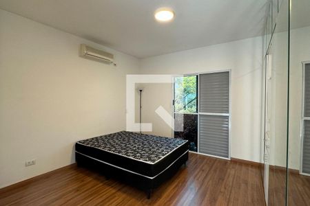Casa de condomínio à venda com 320m², 4 quartos e 4 vagasSuíte 2