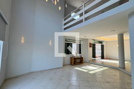 Sala de casa de condomínio para alugar com 4 quartos, 320m² em Alphaville, Santana de Parnaíba