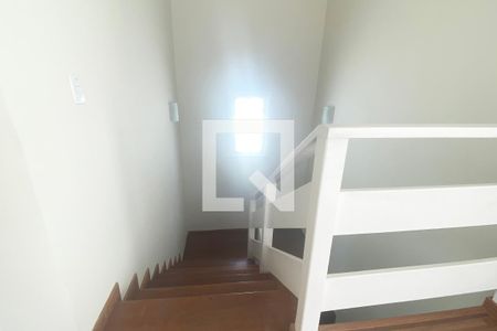 Escada de casa de condomínio à venda com 4 quartos, 320m² em Alphaville, Santana de Parnaíba