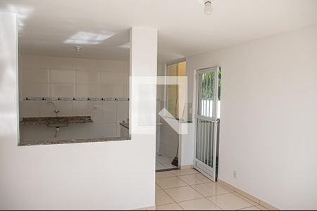 sala de apartamento para alugar com 2 quartos, 60m² em Taquara, Rio de Janeiro