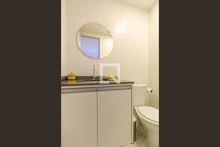 Banheiro de apartamento para alugar com 1 quarto, 28m² em República, São Paulo
