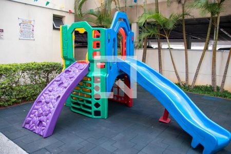 Apartamento à venda com 49m², 2 quartos e 1 vaga Apartamento à venda com 49m², 2 quartos e 1 vagaÁrea Comum - Playground
