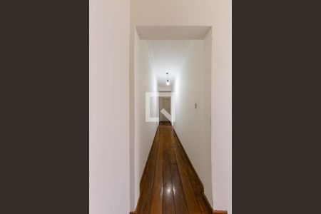 Casa à venda com 350m², 3 quartos e 2 vagasCorredor