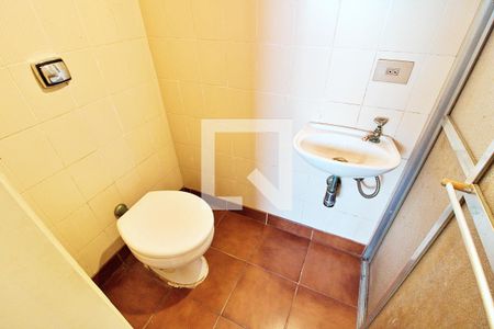 Apartamento à venda com 296m², 4 quartos e 4 vagas Apartamento à venda com 296m², 4 quartos e 4 vagasBanheiro de Serviço