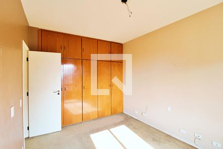 Apartamento à venda com 296m², 4 quartos e 4 vagas Apartamento à venda com 296m², 4 quartos e 4 vagasQuarto 4
