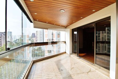 Apartamento à venda com 296m², 4 quartos e 4 vagas Apartamento à venda com 296m², 4 quartos e 4 vagasVaranda da Sala