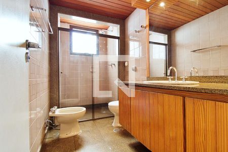 Apartamento à venda com 296m², 4 quartos e 4 vagas Apartamento à venda com 296m², 4 quartos e 4 vagasBanheiro