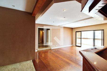 Apartamento à venda com 296m², 4 quartos e 4 vagas Apartamento à venda com 296m², 4 quartos e 4 vagasSala