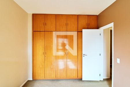 Apartamento à venda com 296m², 4 quartos e 4 vagas Apartamento à venda com 296m², 4 quartos e 4 vagasQuarto 3