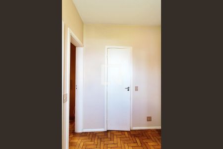 Apartamento à venda com 296m², 4 quartos e 4 vagas Apartamento à venda com 296m², 4 quartos e 4 vagasDependência de Serviço