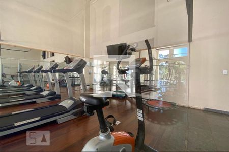 Apartamento à venda com 296m², 4 quartos e 4 vagas Apartamento à venda com 296m², 4 quartos e 4 vagasÁrea comum - Academia
