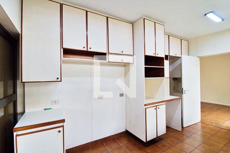 Apartamento à venda com 296m², 4 quartos e 4 vagas Apartamento à venda com 296m², 4 quartos e 4 vagasCozinha