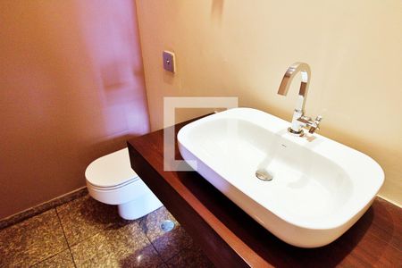 Apartamento à venda com 296m², 4 quartos e 4 vagas Apartamento à venda com 296m², 4 quartos e 4 vagasLavabo