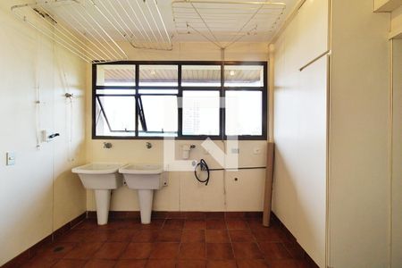 Apartamento à venda com 296m², 4 quartos e 4 vagas Apartamento à venda com 296m², 4 quartos e 4 vagasÁrea de Serviço