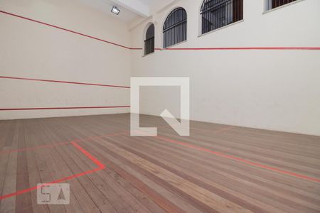 Apartamento à venda com 296m², 4 quartos e 4 vagas Apartamento à venda com 296m², 4 quartos e 4 vagasQuadra
