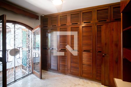 Casa à venda com 800m², 4 quartos e 4 vagasQuarto 1