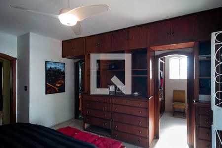 Casa à venda com 800m², 4 quartos e 4 vagasQuarto 4 - Suíte