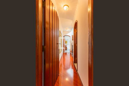 Corredor de casa à venda com 3 quartos, 274m² em Paraíso, Santo André