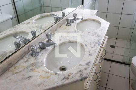 Apartamento para alugar com 77m², 1 quarto e 2 vagasBanheiro 
