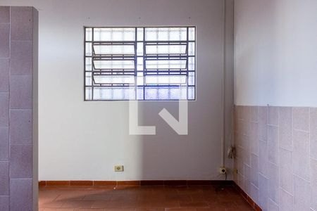 Quarto de kitnet/studio para alugar com 1 quarto, 27m² em Centro, Uberlândia
