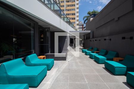 Studio para alugar com 30m², 1 quarto e 1 vaga Studio para alugar com 30m², 1 quarto e 1 vagaPiscina