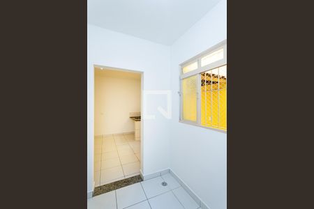 Casa para alugar com 30m², 1 quarto e sem vagaÁrea de Serviço