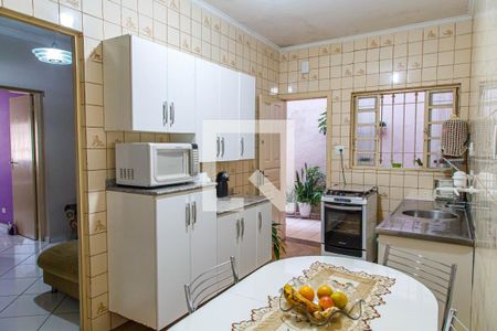 Casa à venda com 277m², 5 quartos e 4 vagas Casa à venda com 277m², 5 quartos e 4 vagasCozinha