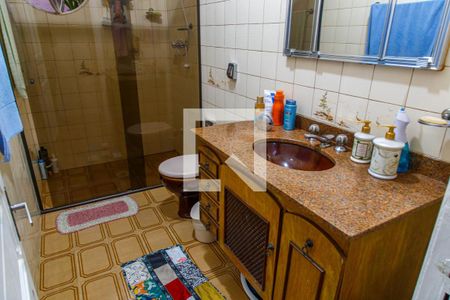 Casa à venda com 277m², 5 quartos e 4 vagas Casa à venda com 277m², 5 quartos e 4 vagasBanheiro