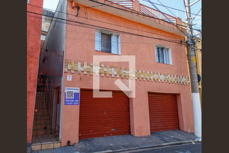 Casa à venda com 277m², 5 quartos e 4 vagas Casa à venda com 277m², 5 quartos e 4 vagasFachada
