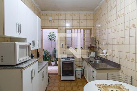 Casa à venda com 277m², 5 quartos e 4 vagas Casa à venda com 277m², 5 quartos e 4 vagasCozinha