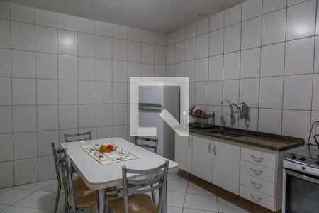 Casa à venda com 277m², 5 quartos e 4 vagas Casa à venda com 277m², 5 quartos e 4 vagasCozinha 2