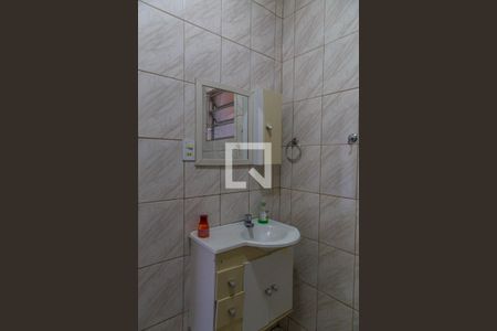 Casa à venda com 277m², 5 quartos e 4 vagas Casa à venda com 277m², 5 quartos e 4 vagasBanheiro 2