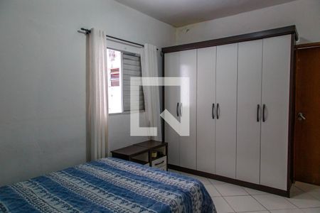 Casa à venda com 277m², 5 quartos e 4 vagas Casa à venda com 277m², 5 quartos e 4 vagasQuarto 3