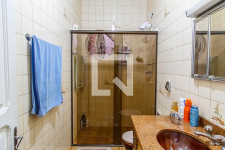 Casa à venda com 277m², 5 quartos e 4 vagas Casa à venda com 277m², 5 quartos e 4 vagasBanheiro