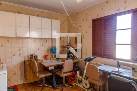 Casa à venda com 277m², 5 quartos e 4 vagas Casa à venda com 277m², 5 quartos e 4 vagasÁrea de Serviço