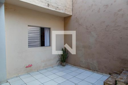 Casa à venda com 277m², 5 quartos e 4 vagas Casa à venda com 277m², 5 quartos e 4 vagasQuintal