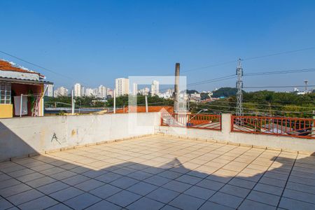 Casa à venda com 277m², 5 quartos e 4 vagas Casa à venda com 277m², 5 quartos e 4 vagasTerraço