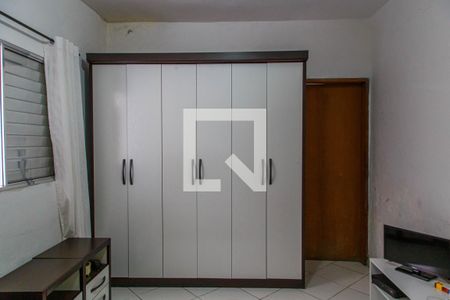 Casa à venda com 277m², 5 quartos e 4 vagas Casa à venda com 277m², 5 quartos e 4 vagasQuarto 3